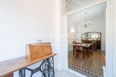 Luminoso-piso-a-reformar-con-elementos-original...