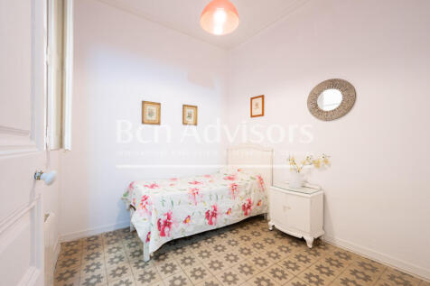Luminoso-piso-a-reformar-con-elementos-original...