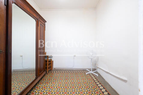 Luminoso-piso-a-reformar-con-elementos-original...