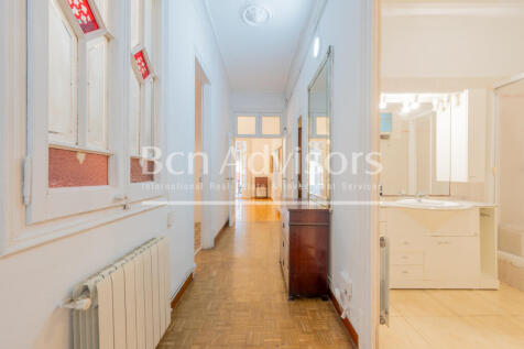 Luminoso-piso-a-reformar-con-elementos-original...