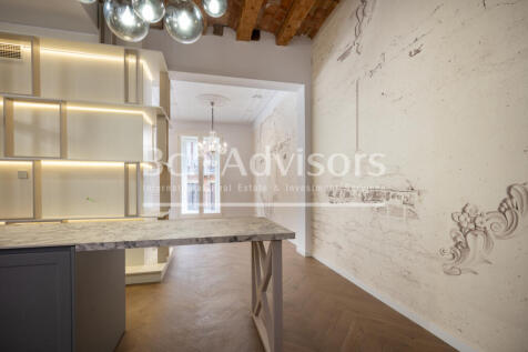 Distinguished-and-bright-newly-renovated-apartm...
