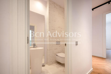 Distinguished-and-bright-newly-renovated-apartm...