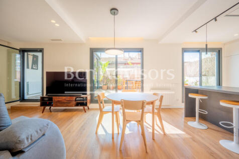 Impecable-atico-de-lujo-con-amplia-terraza-sole...