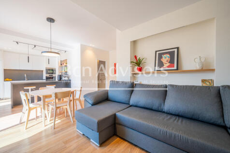 Impecable-atico-de-lujo-con-amplia-terraza-sole...