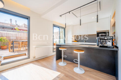 Impecable-atico-de-lujo-con-amplia-terraza-sole...