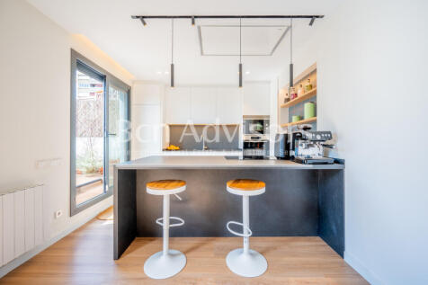 Impecable-atico-de-lujo-con-amplia-terraza-sole...