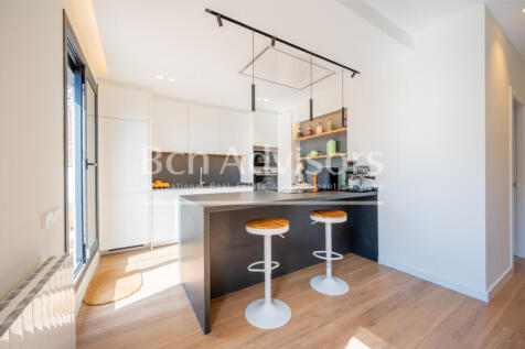 Impecable-atico-de-lujo-con-amplia-terraza-sole...