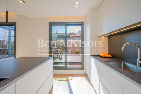 Impecable-atico-de-lujo-con-amplia-terraza-sole...
