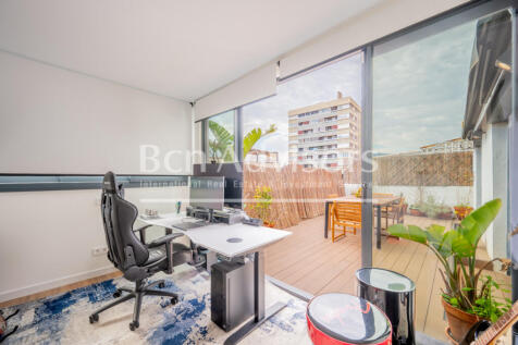 Impecable-atico-de-lujo-con-amplia-terraza-sole...