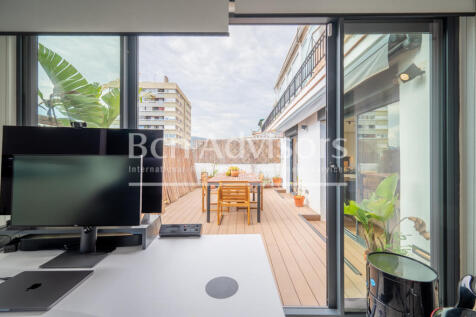 Impecable-atico-de-lujo-con-amplia-terraza-sole...