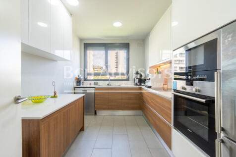 Maravilloso-piso-en-primera-linea-de-mar-con-pi...