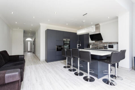 Kitchen Family Room