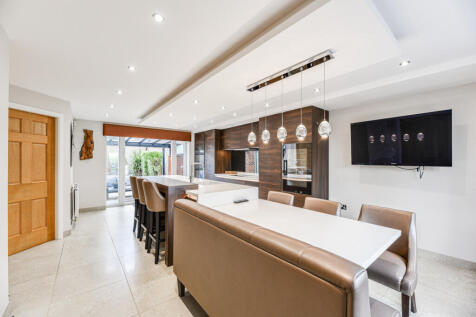 Kitchen Family Room