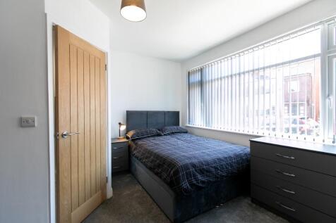Bedroom 1 (Ensuite)