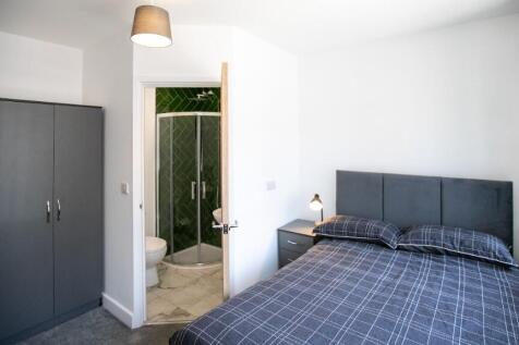 Bedroom 1 (Ensuite)