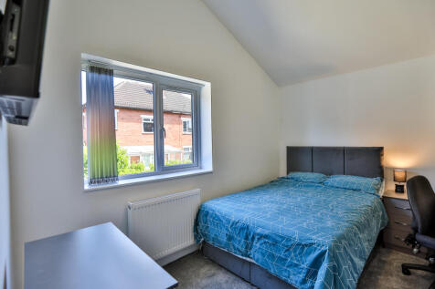 Bedroom 2 (Ensuite)