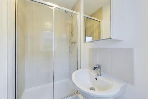 Modern En Suite