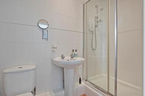 En-suite Shower