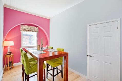 Bedroom/Dining Room