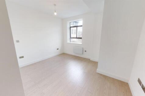 bedroom 2 .jpg