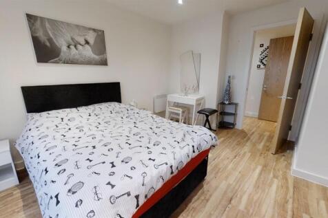 MASTER BEDROOM .jpg