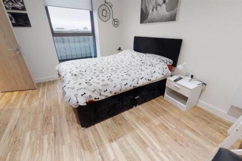MASTER BEDROOM 2 .jpg