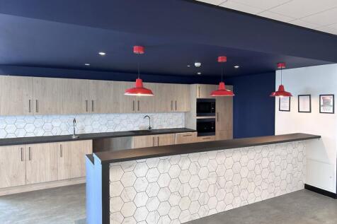 Kitchen 2.jpg