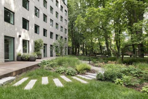 CEG_Crescent_Garden2.jpg