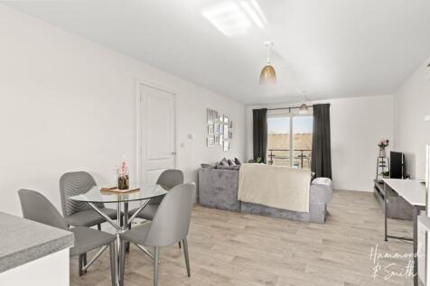 Kitchen / Lounge / Diner