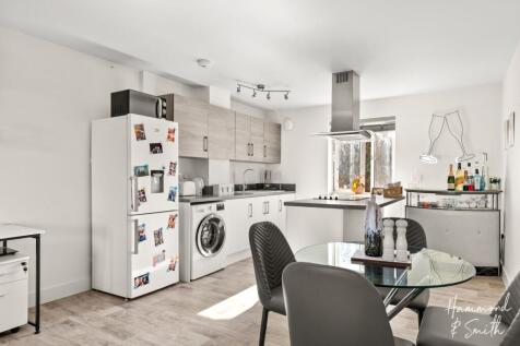 Kitchen / Lounge / Diner