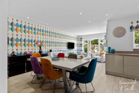 Lounge / Dining Room