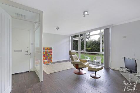 Lounge / Dining Room