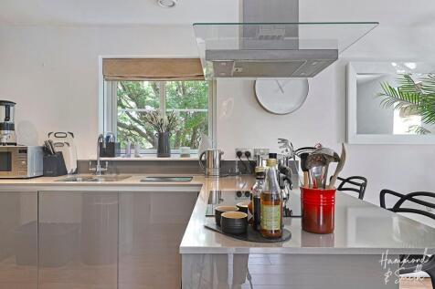 Open Plan Kitchen / Living Space