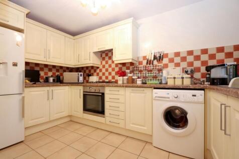 Fully Fitted Kitchen
