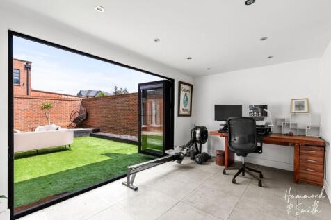 Garden Room (Office / Gym)