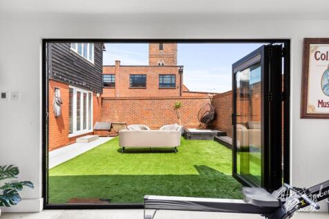Garden Room (Office / Gym)