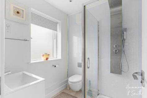 Ensuite shower room
