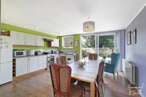 Kitchen/Dining Area