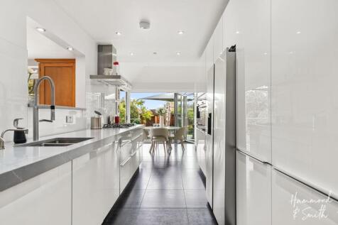 Kitchen / Breakfast Room