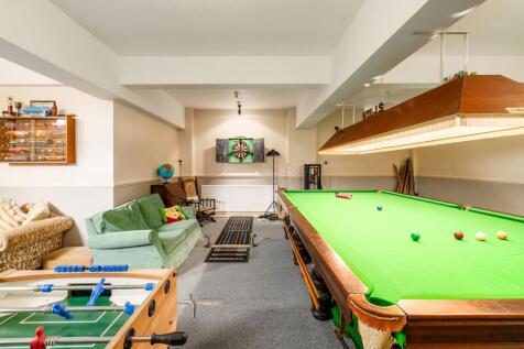 Entertainment Room (Basement)