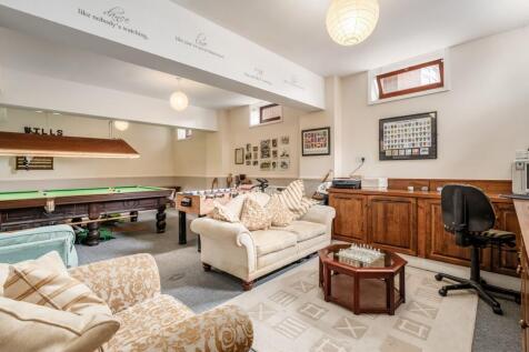 Family Room (Basement)