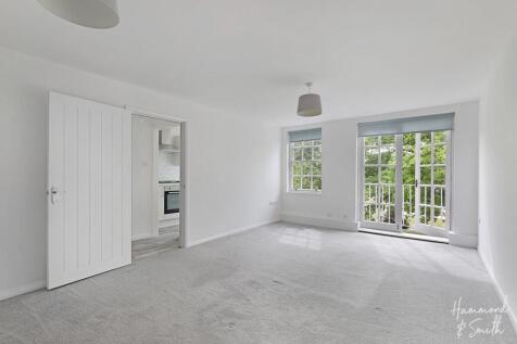 Lounge / Dining Room