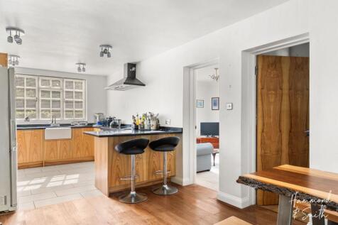 Kitchen / Breakfast Room