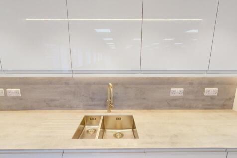 TrafalgarHouseGF Suite4worktop.jpg