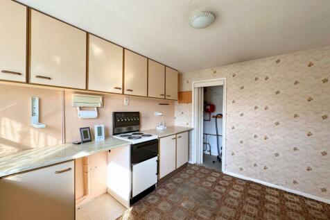 Kitchen reverse angle
