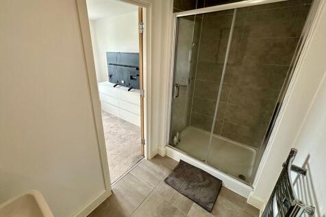 En Suite 2