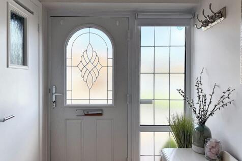 Entrance Porch / Hallway