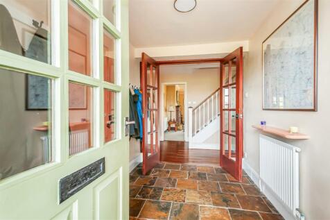 ENTRANCE VESTIBULE