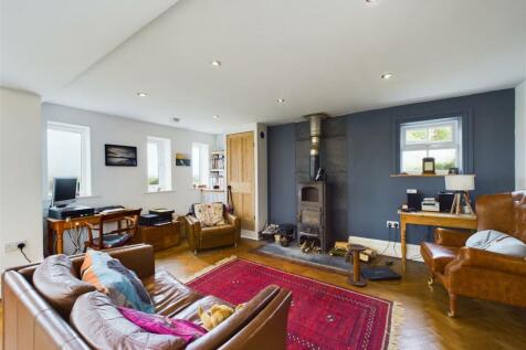 OPEN PLAN LIVING/KITCHEN/ SITTING ROOM