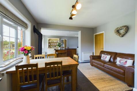 KITCHEN/ LIVING/ DINER